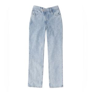 Abercrombie curve love jeans. 90s straight ultra high rise. Size 30r